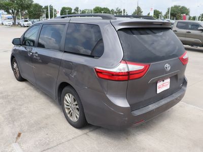 2016 Toyota Sienna - Photo 7