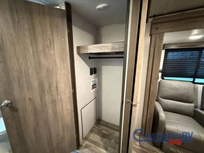 2022 CrossRoads RV Zinger - Photo 18
