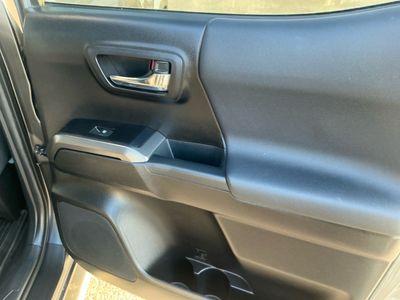 2022 Toyota Tacoma - Photo 19