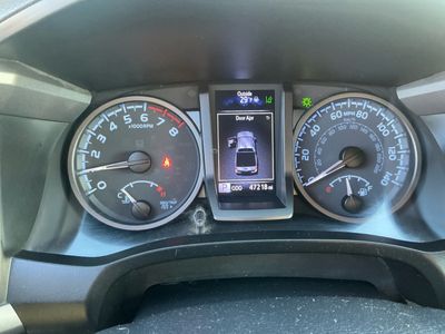 2022 Toyota Tacoma - Photo 10