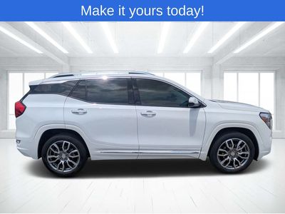2022 GMC Terrain - Photo 2