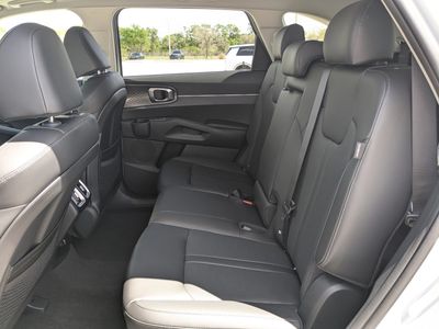 2026 Kia Sorento — photo 15 view