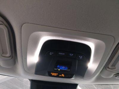 2025 Toyota Corolla - Photo 18