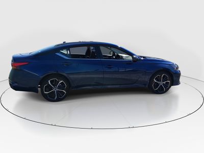 2024 Nissan Altima — photo 8 view