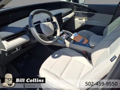 2025 Lincoln Nautilus — interior view