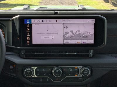 2026 Jeep Wrangler - Photo 18