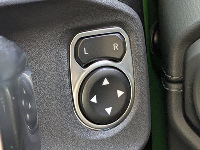 2026 Jeep Wrangler - Photo 24