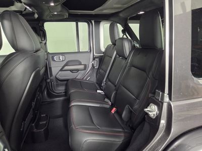 2026 Jeep Wrangler - Photo 17