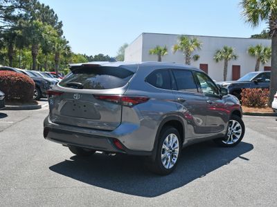 2026 Toyota Highlander - Photo 2