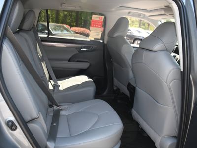 2026 Toyota Highlander - Photo 10