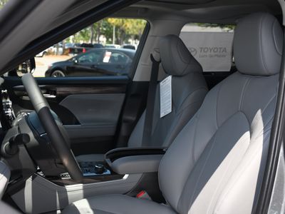 2026 Toyota Highlander - Photo 7