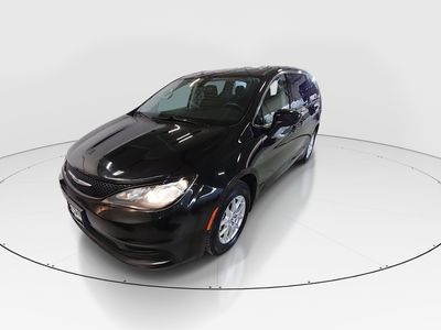 2022 Chrysler Voyager - Photo 3