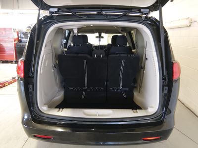 2022 Chrysler Voyager - Photo 11