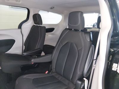 2022 Chrysler Voyager - Photo 19