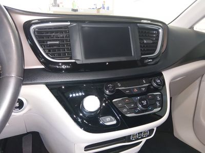2022 Chrysler Voyager - Photo 22