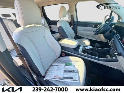 2026 Kia Carnival — photo 15 view