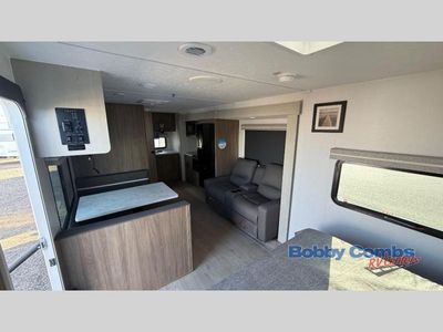 2025 Coachmen RV Freedom Express Ultra Lite - Photo 3