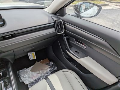 2026 Mazda CX-50 - Photo 17