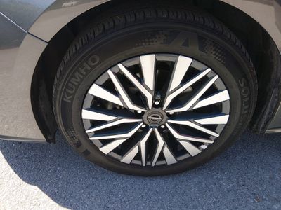 2025 Nissan Altima — photo 10 view
