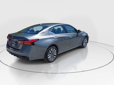 2025 Nissan Altima — photo 7 view