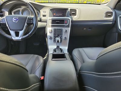 2018 Volvo V60 - Photo 14