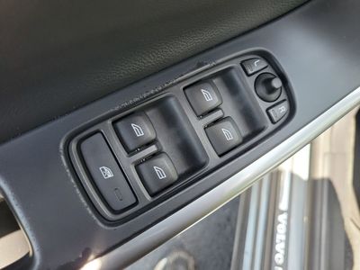 2018 Volvo V60 - Photo 16