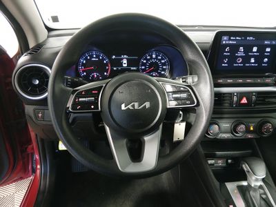 2023 Kia Forte - Photo 12