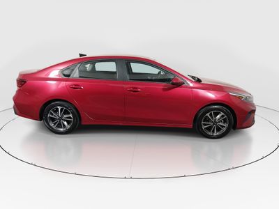 2023 Kia Forte - Photo 8
