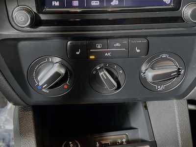 2018 Volkswagen Jetta - Photo 23