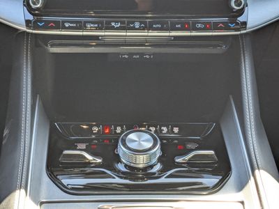 2026 Jeep Grand Wagoneer - Photo 21