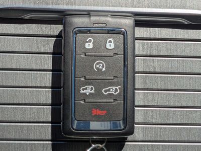 2026 Jeep Grand Wagoneer - Photo 33