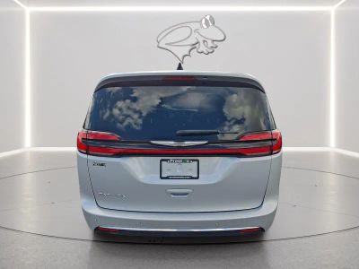 2023 Chrysler Pacifica — interior view