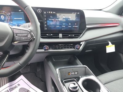 2026 Chevrolet Equinox — photo 13 view