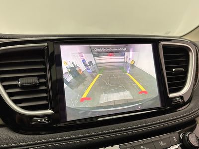 2023 Chrysler Pacifica - Photo 23