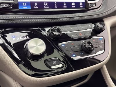 2023 Chrysler Pacifica - Photo 18