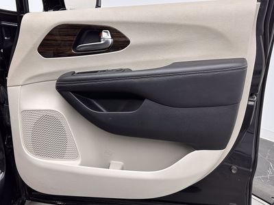 2023 Chrysler Pacifica - Photo 36
