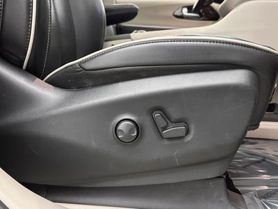 2023 Chrysler Pacifica - Photo 37