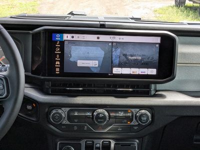 2026 Jeep Wrangler - Photo 18