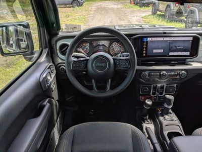 2026 Jeep Wrangler - Photo 16