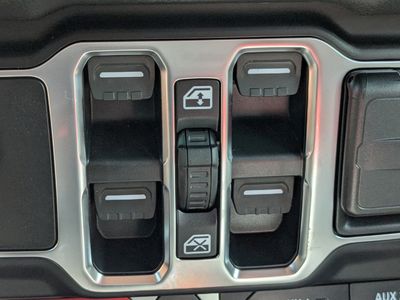 2026 Jeep Wrangler - Photo 22