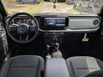 2026 Jeep Wrangler - Photo 15