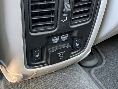 2017 Jeep Grand Cherokee - Photo 16