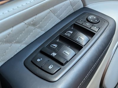2017 Jeep Grand Cherokee - Photo 23