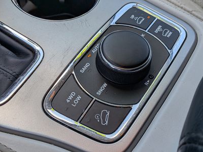 2017 Jeep Grand Cherokee - Photo 32