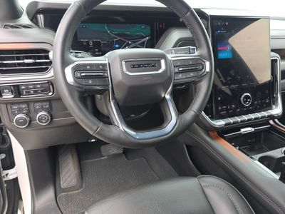 2025 GMC Yukon — photo 12 view