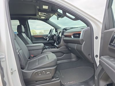 2025 GMC Yukon — photo 15 view