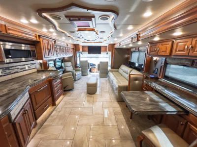 2017 Tiffin ALLEGRO BUS — interior view