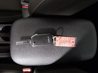 2023 Kia Forte - Photo 15