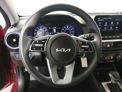 2023 Kia Forte - Photo 12