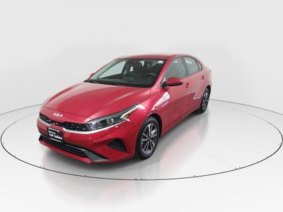2023 Kia Forte - Photo 3